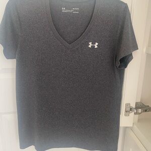 Under Armour Charcoal V-Neck Tee brand new never worn size medium